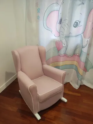 Mecedora y Minicuna Rosa