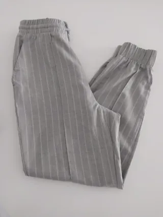 Pantalón gris de rayas Stradivarius T.S