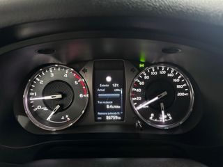 TOYOTA HILUX 2.8 D-4D VX 204cv 6v