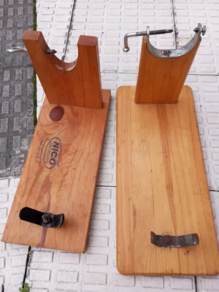 2 Jamoneros de madera