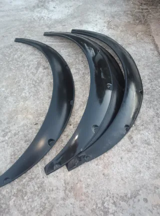 Aletines paso rueda coche