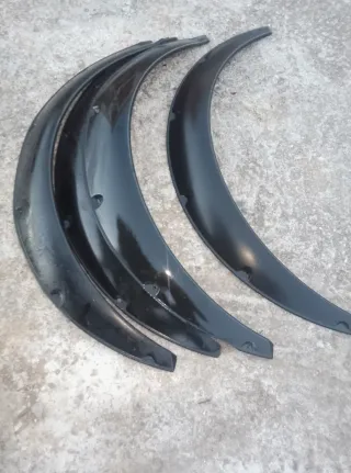 Aletines paso rueda coche