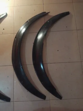 Aletines paso rueda coche