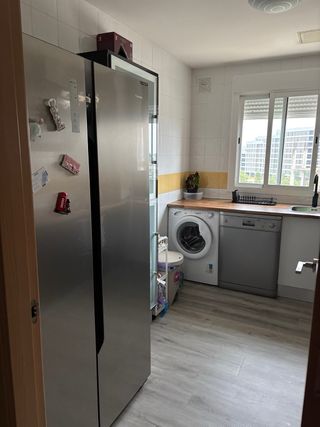 Habitación con baño propio en Tomares