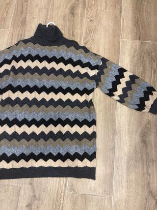 Vestido punto estampado cuello alto