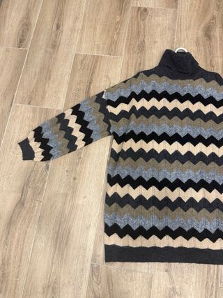 Vestido punto estampado cuello alto