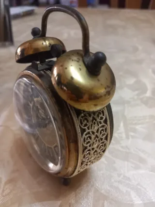 Sveglia vintage da comodino