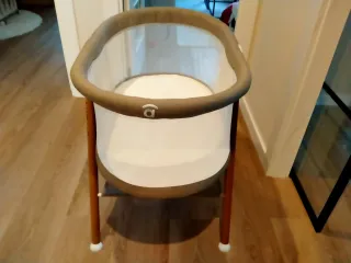 Minicuna prácticamente nueva