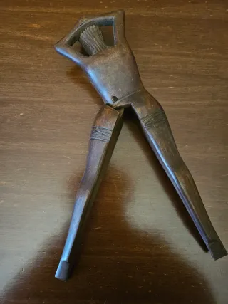 Statuetta schiaccianoci in legno 30cm fatta a mano