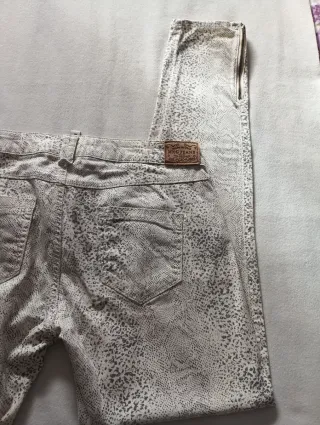 Pantalón Mango  Talla.40