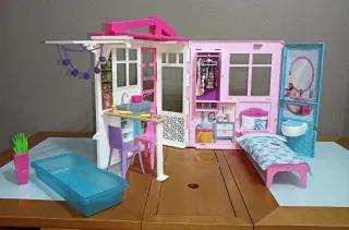 Casa Barbie Plegable con Muñeca