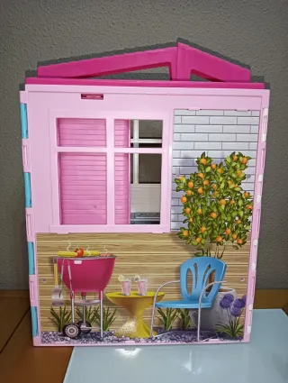 Casa Barbie Plegable con Muñeca