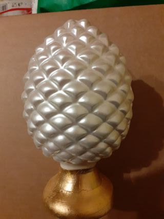 Portatovaglioli a forma di pigna