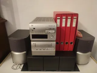 Mini cadena JVC plata y negro