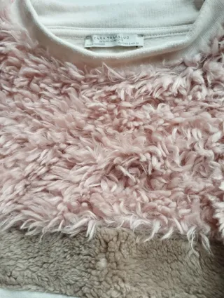 Jersey Zara beige con pelo rosa