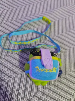 Tamagotchi Ninja Negro con funda