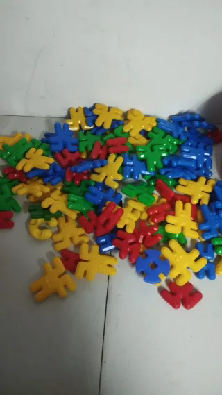 Piezas de lego plástico