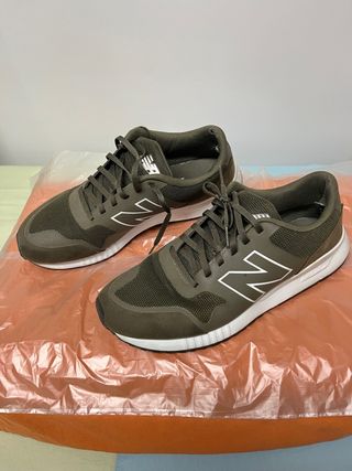Zapatillas New Balance verdes y blancas T44