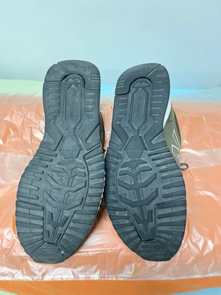 Zapatillas New Balance verdes y blancas T44