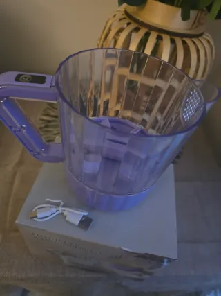 Batidora eléctrica portátil morada