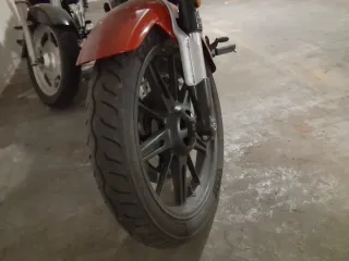 Royal Enfield Super Meteor 650 Roja