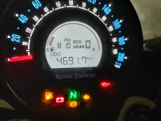 Royal Enfield Super Meteor 650 Roja