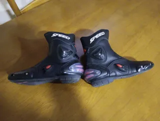 Botas de Moto Negras como nuevas pueta 1 vez n42