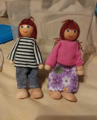 Familia de muñecos de madera - 6 piezas