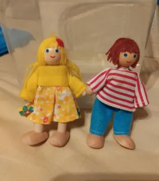 Familia de muñecos de madera - 6 piezas