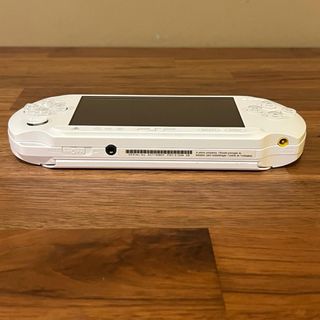 Sony PSP Bianca + 7 Giochi UMD