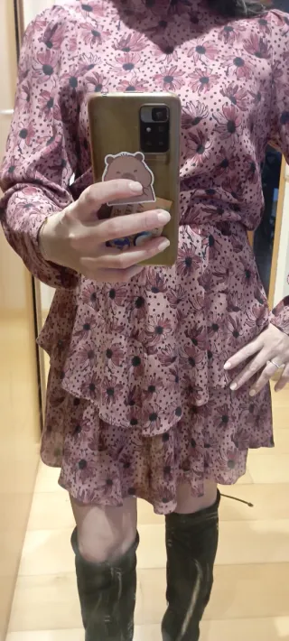 Vestido Zara floral rosa talla XS