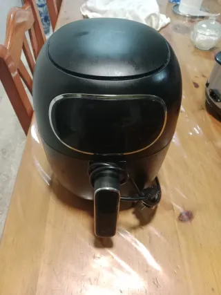 Freidora de aire negra