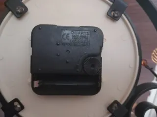 Orologio da tavolo in ferro battuto