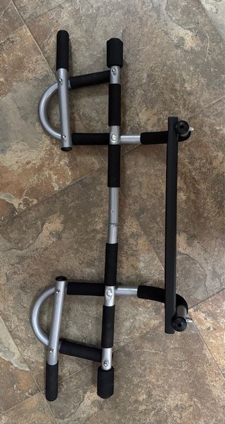 Barra de dominadas ajustable