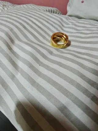 Anillo circonitas dorado