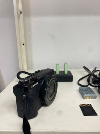 Canon G7X Mark III + accessori + 3 batt