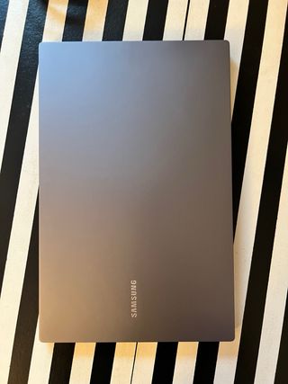 Portátil Samsung Galaxy Book 4 Gris