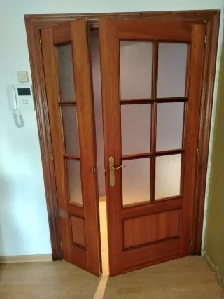 Puertas de madera con cristal de 83