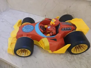 Coche y muñeco Iron Man articulado, tamaño grande