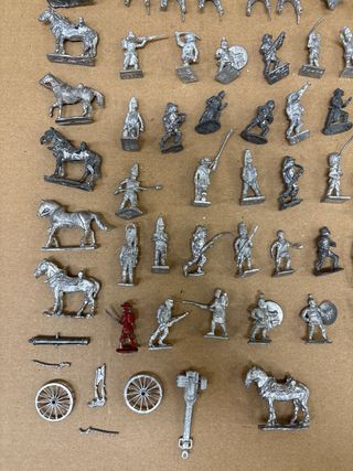 Soldatini vintage in metallo