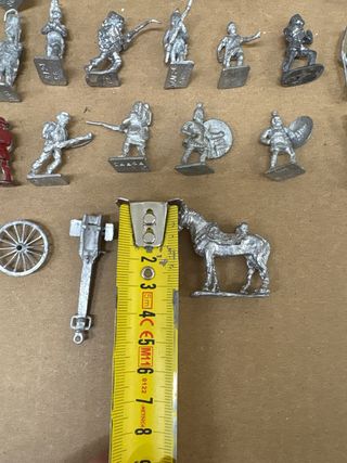 Soldatini vintage in metallo