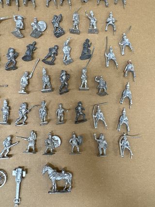 Soldatini vintage in metallo