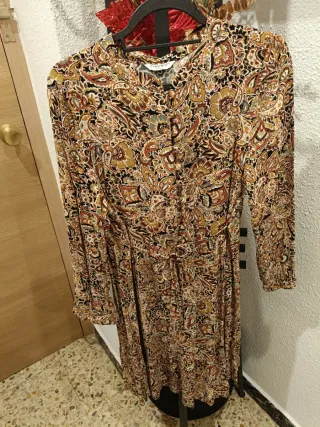 Vestido estampado floral de mangas largas