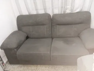 Comedor de cristal y sillas modernas