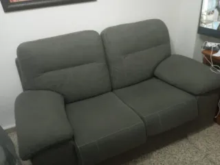 Comedor de cristal y sillas modernas