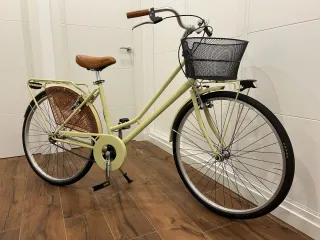 Bicicleta de paseo color crema