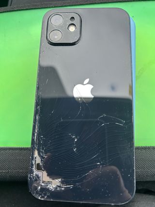 iPhone 12 - Capacidad Máxima 72%