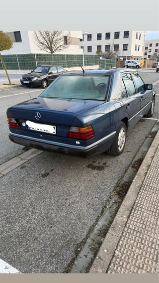 Mercedes-Benz Clase E 1986