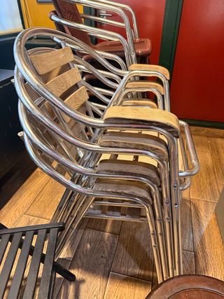 Sedie da terrazza in alluminio e legno impilabili