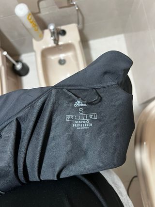 Chaqueta Adidas Running Negra 80% Licra